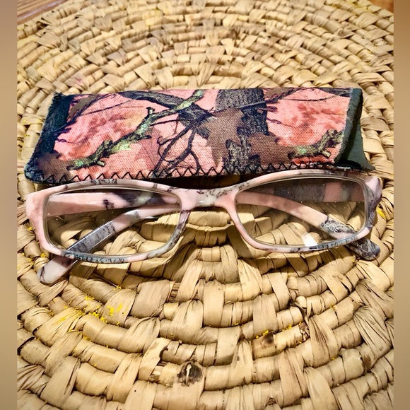 Camouflage Reading Glasses so Fun! - Picture 2 of 3
